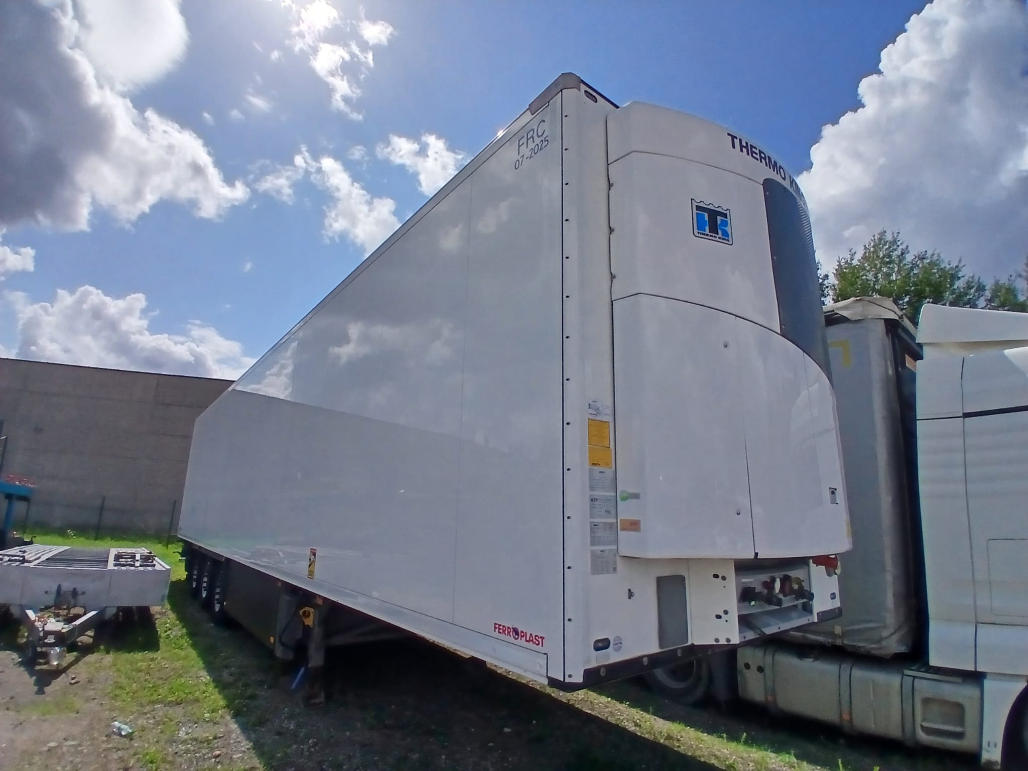 SCHMITZ CARGOBULL SKO 24 SLXi 300, low hours